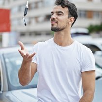 Avec les primes d'assurance automobile, la bonne humeur peut aussi vite s'envoler.