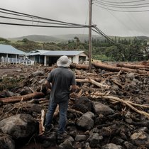 Trümmer bei Naalehu auf Hawaii nach dem Hurrikan Lala. 