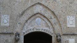 Die 1472 gegründete Banca Monte dei Paschi di Siena gilt als älteste Bank der Welt. 
