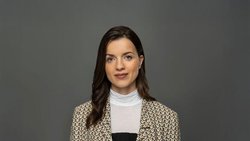 Arta Nasradini Arta Nasradini wird Leiterin der Luftfahrtversicherung bei Scor.