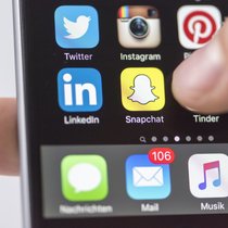 Social-Media-Apps: Versicherer sind auf Twitter und Co. erreichbar.