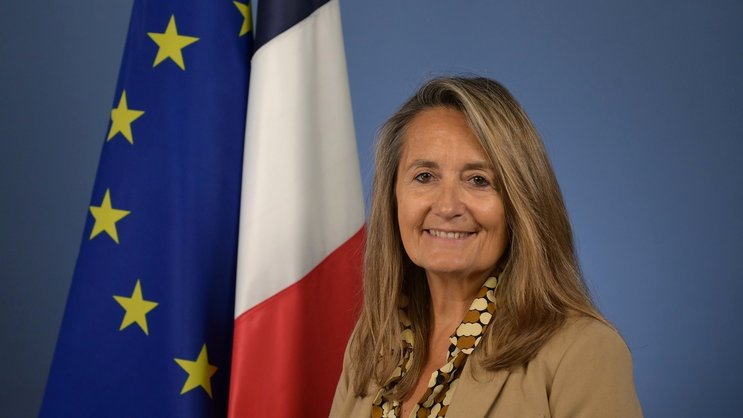 La CSRD a été qualifiée encore d'«enfer pour les entreprises» par la porte-parole du gouvernement français Sophie Primas.