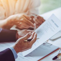 Qualifizierte SIBA-Broker haben eine fundierte Ausbildung genossen und verpflichten sich gemäss Code of Conduct der SIBA zur regelmässigen Weiterbildung.
