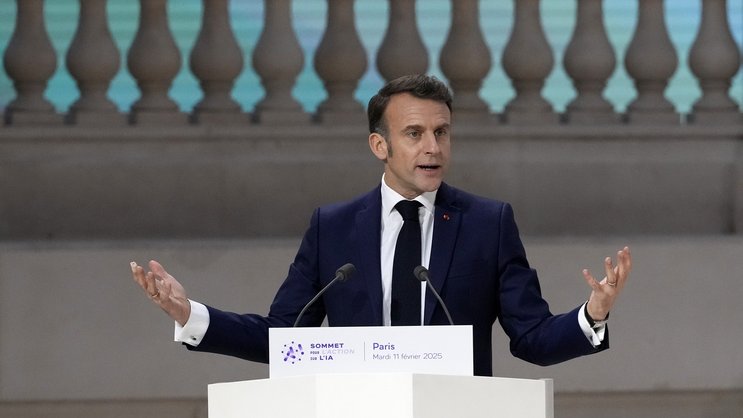 «Nous posons là les bases, à côté de l'innovation et de l'accélération, de ce qui va permettre à l'IA d'advenir et de tenir, c'est-à-dire les clés de la confiance»: Emmanuel Macron, président de la République française.