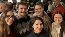 Stefanie Zmoos, Gian Bussinger, Seline Hörler, Tamara Ratkovic und Sarah Ernst (v.l.).