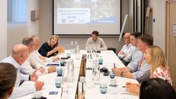 Am diesjährigen «Monte Carlo Rendezvous Executive Roundtable» von Reinsurance News sassen sich Spitzenvertreterinnen und -vertreter von acht namhaften Rückversicheren gegenüber. 