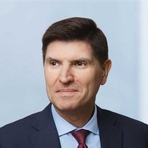Retournerait à son ancien poste en tant que membre du conseil d'administration: George Quinn.