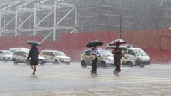 Während vom Atlantik her für 2026 eine eher moderate Hurrikan-Saison erwartet wird, dürfte Südostasien – unterstützt durch einen Super-El-Niño – umso heftiger von Taiufunen heimgesucht werden: Yangon in Myanmar im vergangenen Juni.