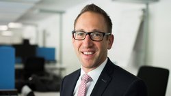 Hat massgeblich an der Studie «Mobilität der Zukunft» mitgewirkt: Michael Ruosch, Director bei Deloitte Schweiz.