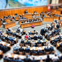 Die Räte in Bern beraten während der Sommersession Geschäfte zum Gesundheitswesen und der Zivilprozessordnung.