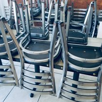 Restaurants blieben wegen Covid-19 geschlossen.