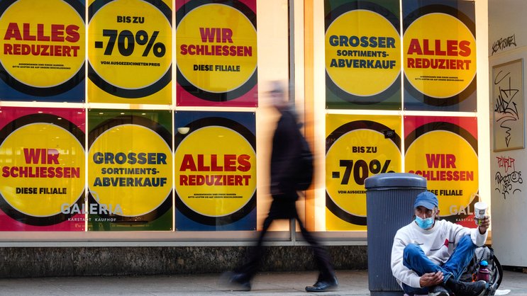 Bettler in Dortmund: Die Covid-19-Lockdowns haben die Kluft zwischen Arm und Reich vergrössert.