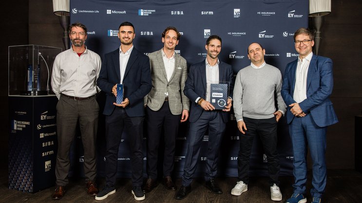 L'équipe victorieuse de la Baloise lors de la remise du Swiss Insurance Innovation Award mercredi à Zurich.