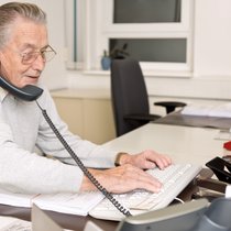 Le Conseil fédéral encourage la poursuite de l'activité professionnelle jusqu'à l'âge de référence ou au-delà.