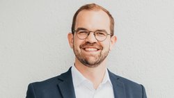 «Ein Ökosystem baut man nicht, ein Ökosystem entsteht, wenn man sich voll und ganz auf die Lösung eines Kundenproblems konzentriert»: Phil Lojacono, CEO Liiva.
