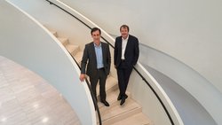 Auf den Chefetagen herrscht ein guter Spirit: Clemens Markstein (links; CEO Baloise Schweiz) und Jürg Wittwer (CEO TCS).