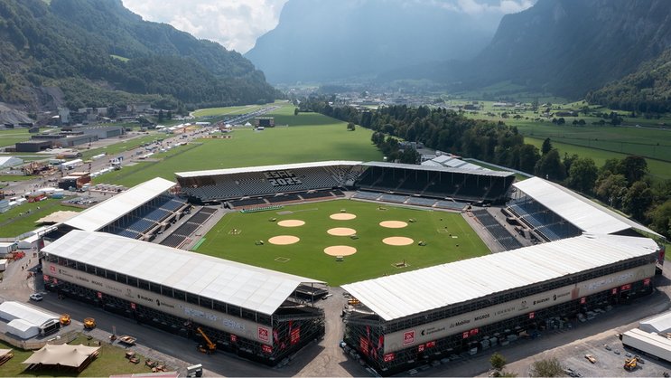 In dieser gigantischen Arena in Mollis geht am Wochenende das Eidgenössische Schwing- und Älplerfest über die Bühne.