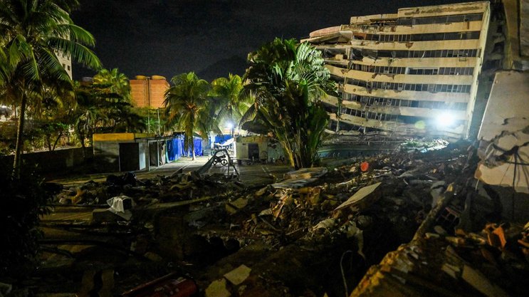 Erdbeben kosten weitaus mehr als Waldbrände: Eingestürztes Gebäude in der «Caribbean Residence» drei Monate nach den verheerenden Erdbeben in Caraballeda in Venezuela.