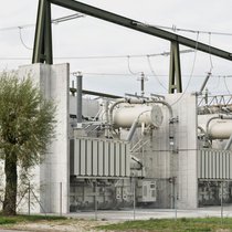 Geomagnetisch induzierte Ströme könnten Transformatoren im Stromnetz zerstören und die Stromversorgung stoppen: Transformator des Swissgrid-Unterwerks Beznau.
