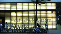 Das IFZ Insurance Summit der Hochschule Luzern liefert Einblicke in eine sich durch KI zunehmend veränderte Geschäftslandschaft bei Versicherern.