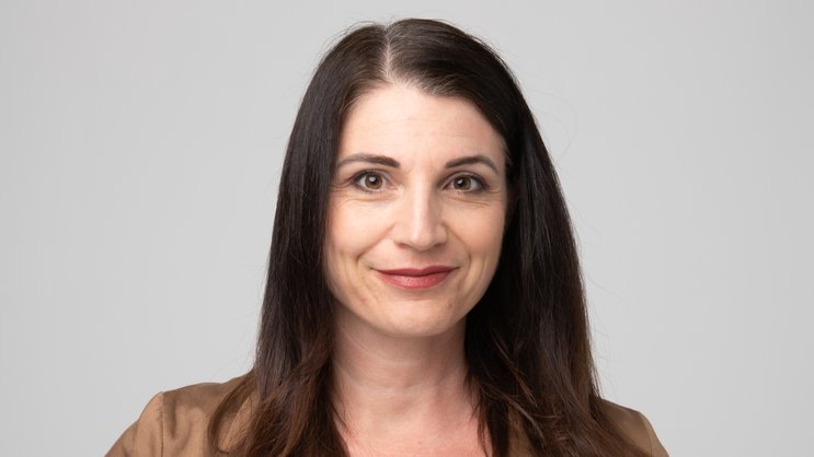 Linkedin Top-Voice Selma Kuyas vermisst bei Versicherern das Community-Engagement in Social Media-Kanälen und wünscht sich mehr Dialog.