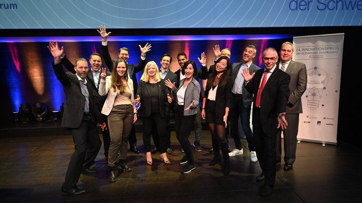 Die 13-köpfige Jury des 24. Innovationspreises der Schweizer Assekuranz: Sabine Betz, Karin Bosshard, Alexander Braun, Jérôme Cosandey, Yamin Gröninger, Sabrina Hartusch, Peter Huber, Michael Kurt, Matthias Niklowitz, Christian Thier, Stefan Thurnherr, Arthur Treichler, Christian Lory.