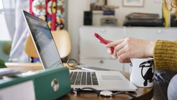Falls eine zweite Corona-Welle kommen sollte: Das Homeoffice ist bei den Schweizer Versicherern entweder nach wie vor Alltag oder es kann im Bedarfsfall wieder ausgeweitet werden.
