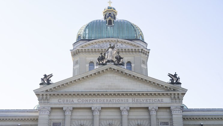 Einigungskonferenz beantragt Mischfinanzierung der 13. AHV-Rente.