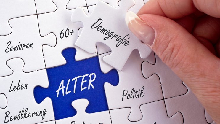 Die alternde Gesellschaft stellt nicht nur die Vorsorge vor Herausforderungen.