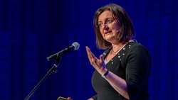 Kerstin Windhövel, Professorin an der Kalaidos Fachhochschule: Solange keine Gesetzesänderung vorgenommen wird, bleibt es bei einer systemwidrigen Umverteilung.»