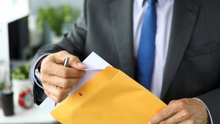 Bei Schweizer Versicherungsbrokern ist der digitale Austausch bislang zu wenig standardisiert – im Zweifelsfall wird deshalb oft noch der Postweg vorgezogen.