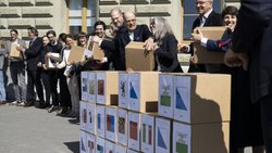 Dépôt de l'initiative sur la place financière jeudi au Palais fédéral.
