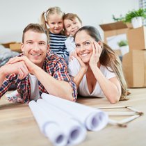 Kann sich die Familie die Wunschimmobilie samt Sanierungen leisten? Der Immobilienservice XpertHome hilft, sich ein klares Bild über den Zustand eines Hauses zu verschaffen.