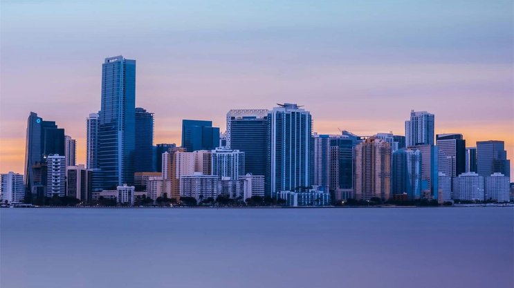 Die Einwohnerzahlen von Miami und den umliegenden Gebieten sind in den letzten Jahrzehnten massiv gestiegen.