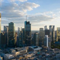 Bei den deutschen Lebensversicherern lag die durchschnittliche Solvenzquote zum Jahresende 2025 bei 374 Prozent. 