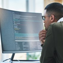 Cyberkriminelle bedrohen immer mehr auch KMU-Betriebe.