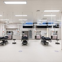 Selon prio.swiss, les décisions tarifaires prises par plusieurs cantons compromettent la neutralité des coûts lors de l'introduction du nouveau tarif médical ambulatoire: centre ambulatoire de l'hôpital municipal de Zurich, situé dans l'Europaallee.