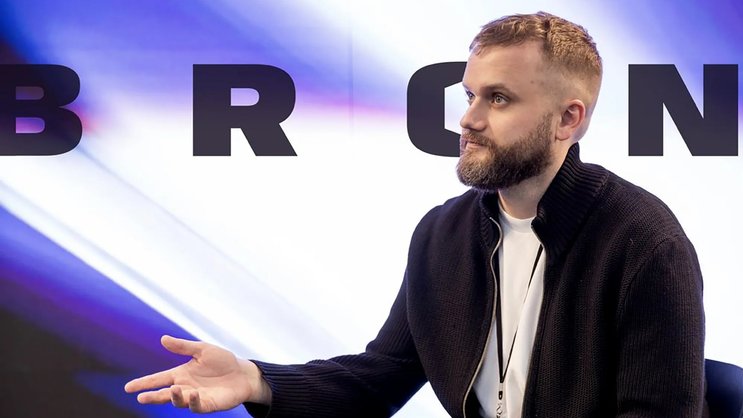 «Die Kontosicherheit muss so weit verbessert werden, dass eine Person ihre Kryptowährung nicht preisgeben kann, egal wie viele Waffen auf ihren Kopf gerichtet sind»: Dmitry Tokarev, Gründer von Bron Labs.