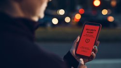 Parmi les personnes en Suisse qui ont déjà été victimes d'une cyberfraude, seul un tiers a signalé le délit à la police.