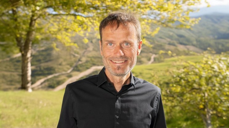 «Wenn die Schäden weiter zunehmen, könnten die Prämien irgendwann so hoch werden, dass sie für viele Betriebe kaum noch tragbar sind»: Schweizer Hagel-Direktor Adrian Aebi.
