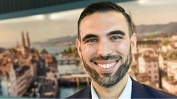 Grösse, Expertise, Innovation und globale Verwurzelung sind für Dario De Simio, Head of Swiss Legal Entity und Head Institutional Business Switzerland bei State Street Investment Management, die Trümpfe bei der Vermögensverwaltung.