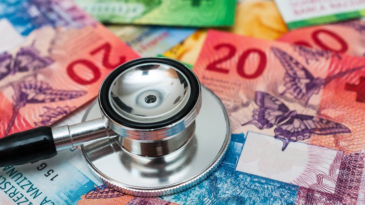 L'augmentation de la franchise et le mécanisme d'ajustement visent à inciter les assurés à faire preuve de plus de modération lorsqu'ils recourent à des prestations médicales.