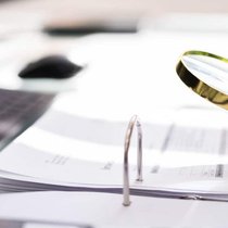 L'an dernier, la Suva a examiné 2067 signalements de soupçon de fraude (2562 en 2024) sur un total de 269'477 cas de versements d'indemnités journalières ou de rentes.